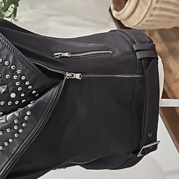 Tasha Polizzi Leather Vest 😍 - Picture 7 of 12